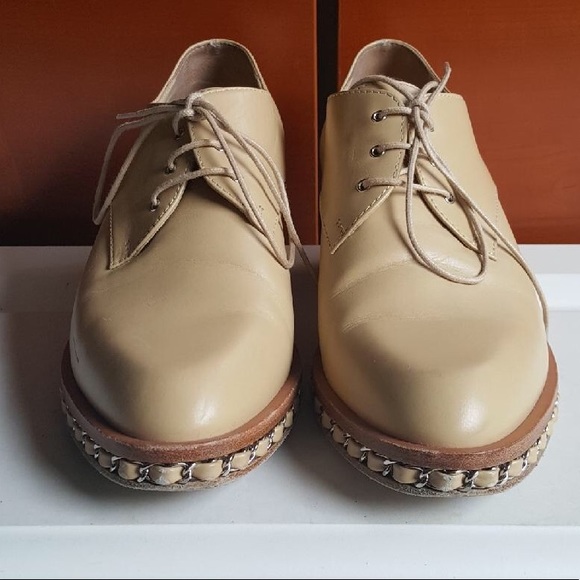 SOLD !!!! CHANEL 24K GOLD PLATED CHAIN OXFORDS - Picture 4 of 8
